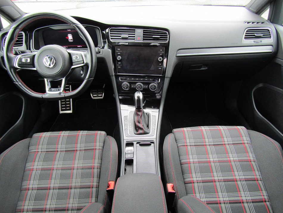 Volkswagen Golf 2.0TSi GTi