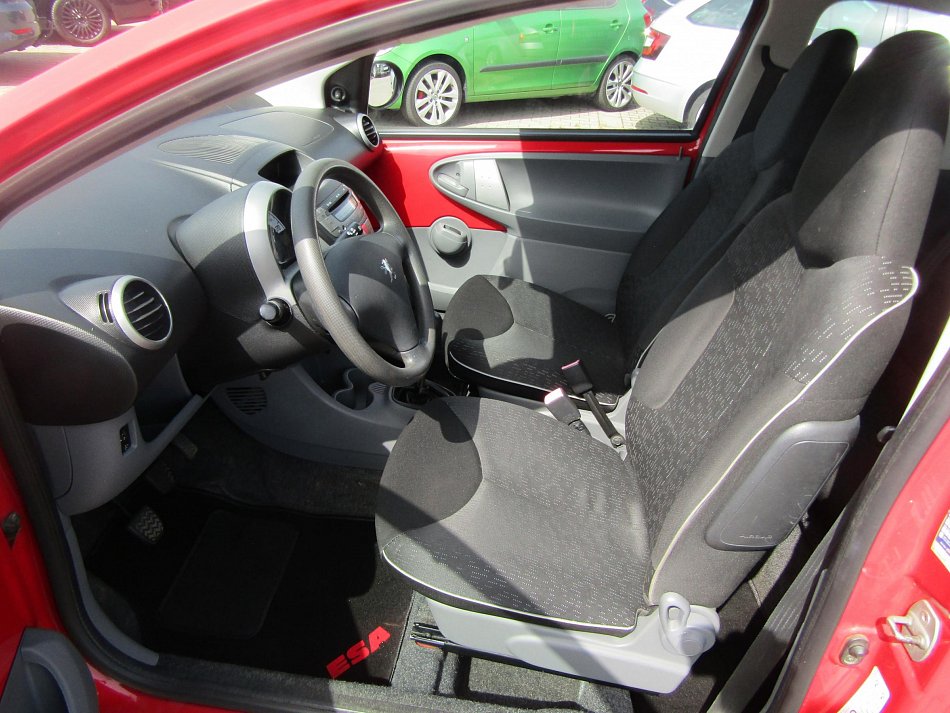 Peugeot 107 1.0i 