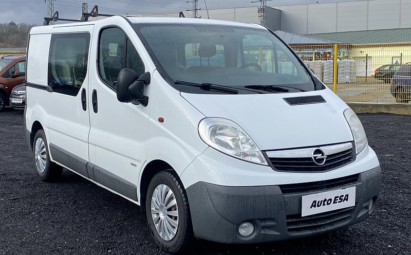 Opel Vivaro 2.0CDTi  6míst