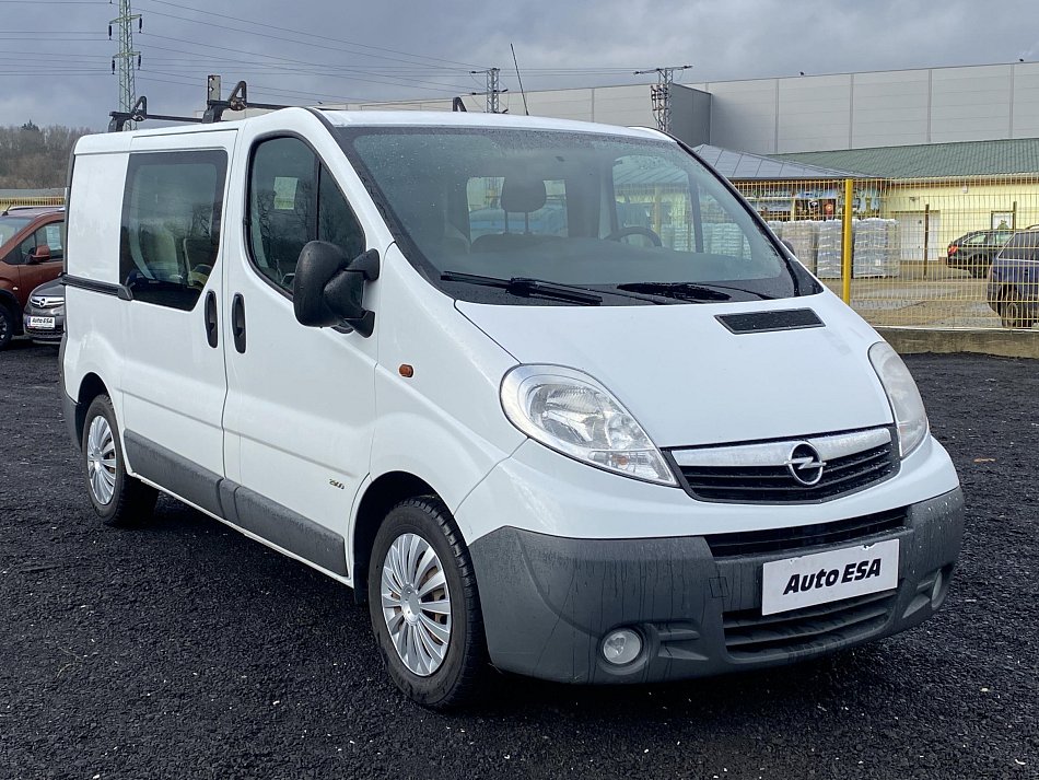 Opel Vivaro 2.0CDTi  6míst