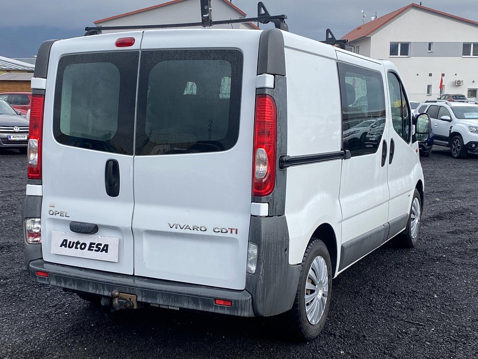 Opel Vivaro 2.0CDTi  6míst