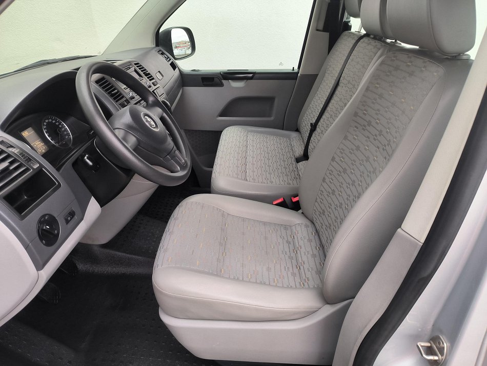 Volkswagen Transporter 2.0TDi  9míst