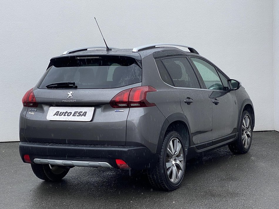 Peugeot 2008 1.2PT Crossway