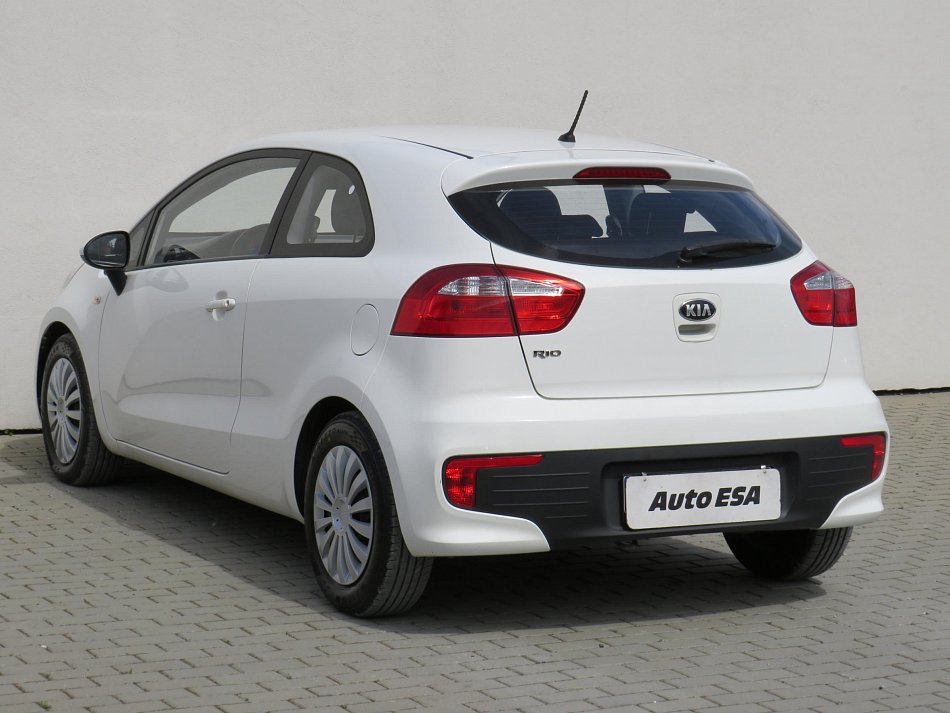 Kia Rio 1.3i 