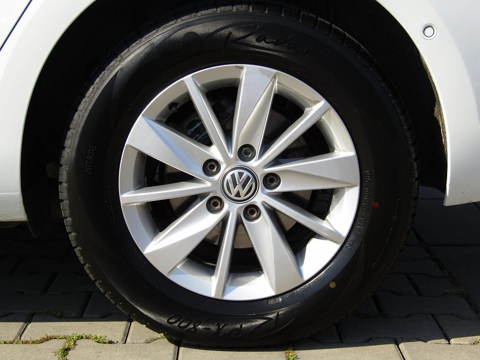 Volkswagen Golf 1.6 TDi 