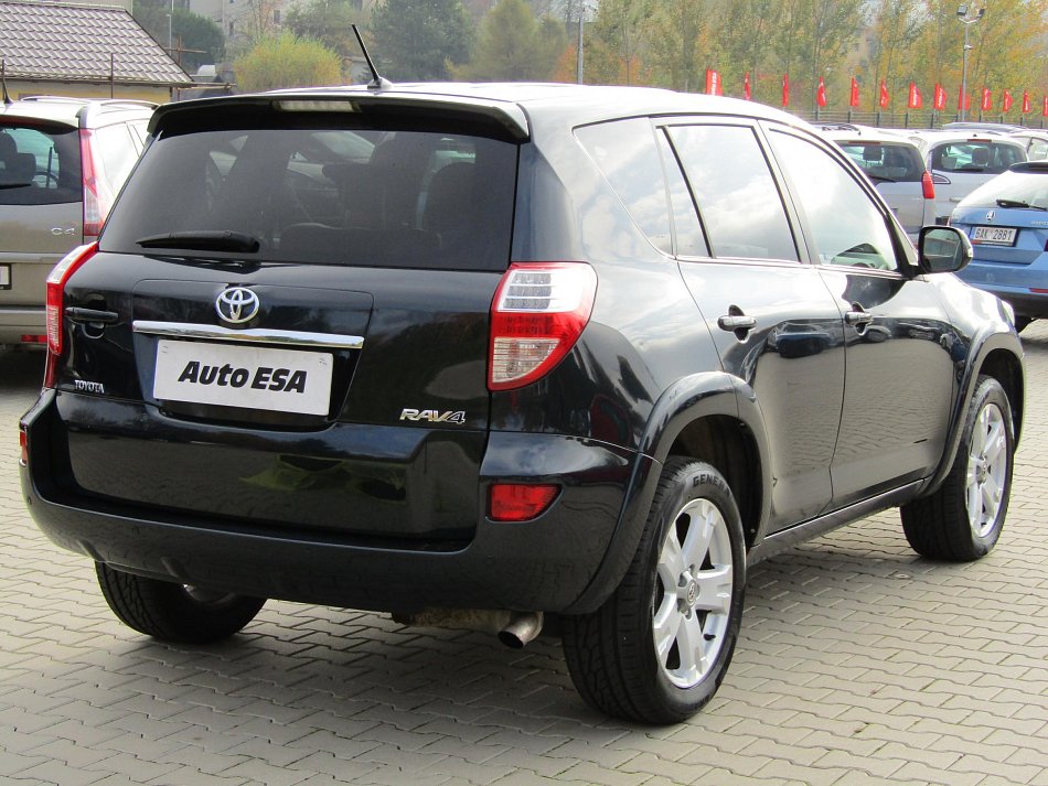 Toyota RAV4 2.2 d 