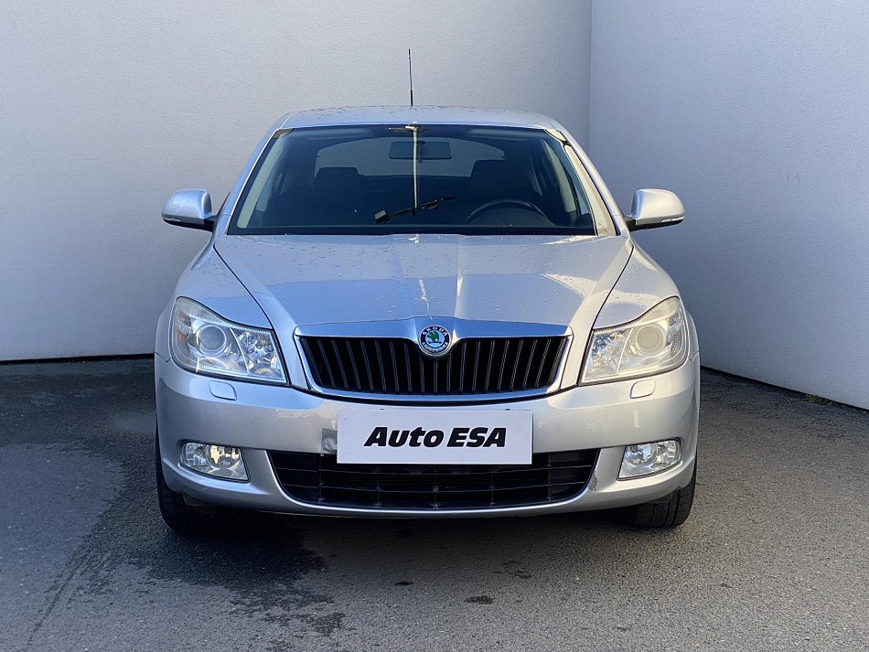 Škoda Octavia II 1.6 MPi Elegance