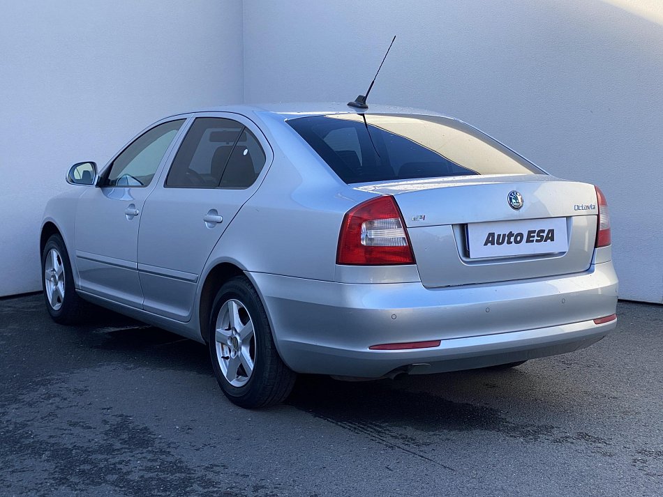 Škoda Octavia II 1.6 MPi Elegance