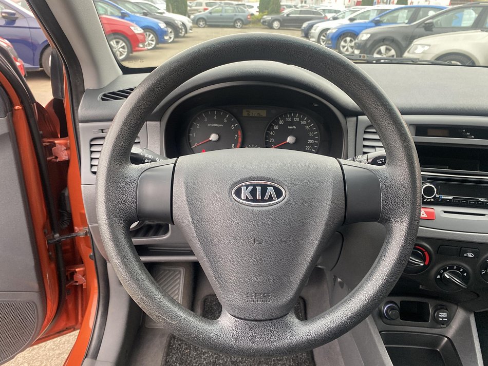 Kia Rio 1.4i 