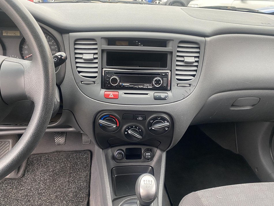 Kia Rio 1.4i 