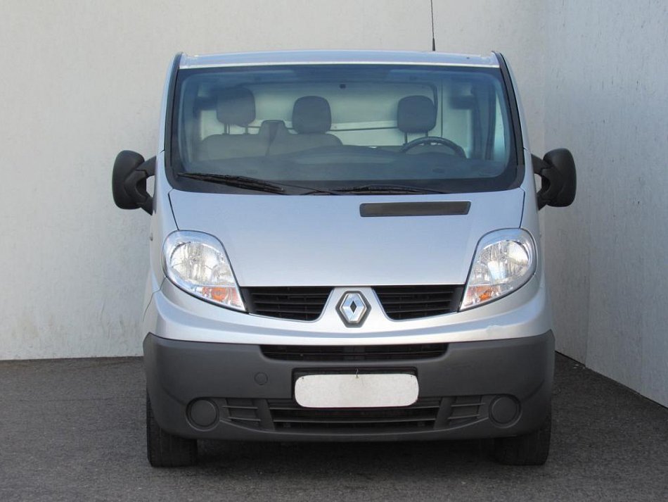 Renault Trafic 2.0dCi  8míst