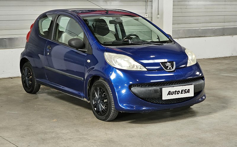 Peugeot 107 1.0 i 