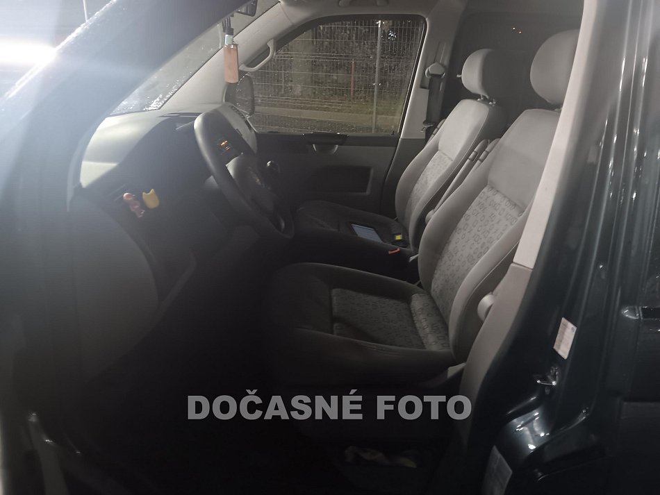 Volkswagen Transporter 2.5TDi  L2 6míst