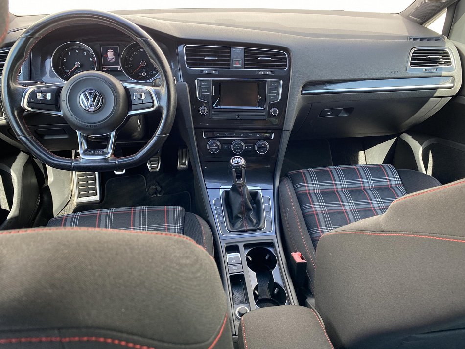 Volkswagen Golf 2.0TSi GTi