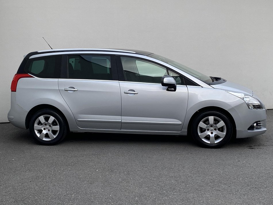 Peugeot 5008 1.6 HDi  Family