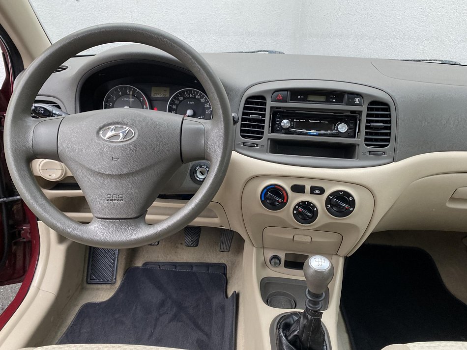 Hyundai Accent 1.4i 