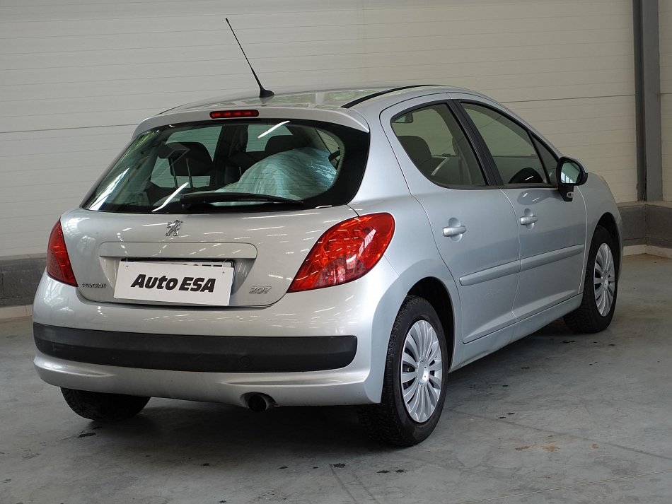 Peugeot 207 1.6i 