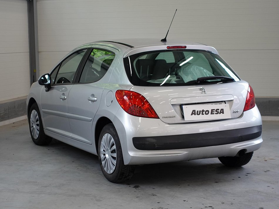 Peugeot 207 1.6i 