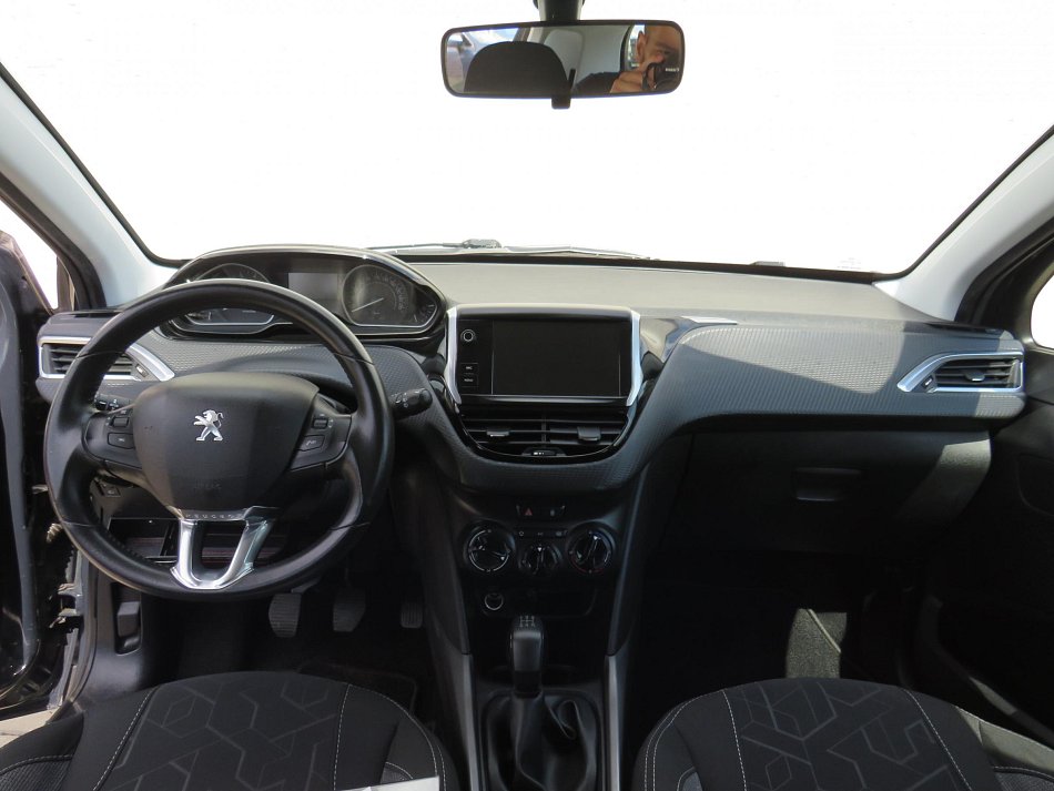 Peugeot 2008 1.2 PT 