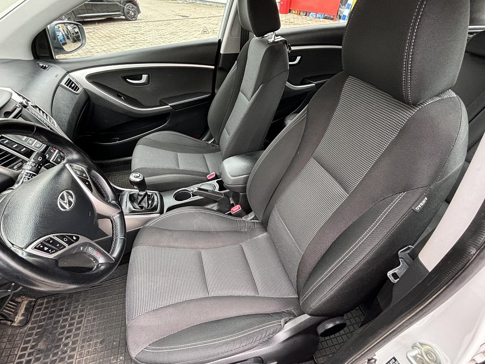 Hyundai I30 1.6 i 