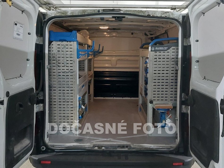 Opel Vivaro 1.6CDTi  DÍLNA