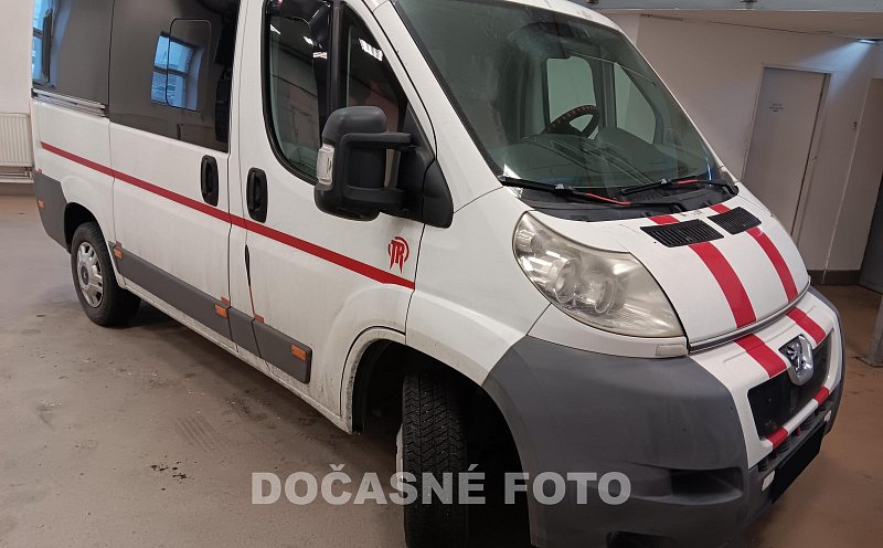 Peugeot Boxer 2.2hdi  9 míst