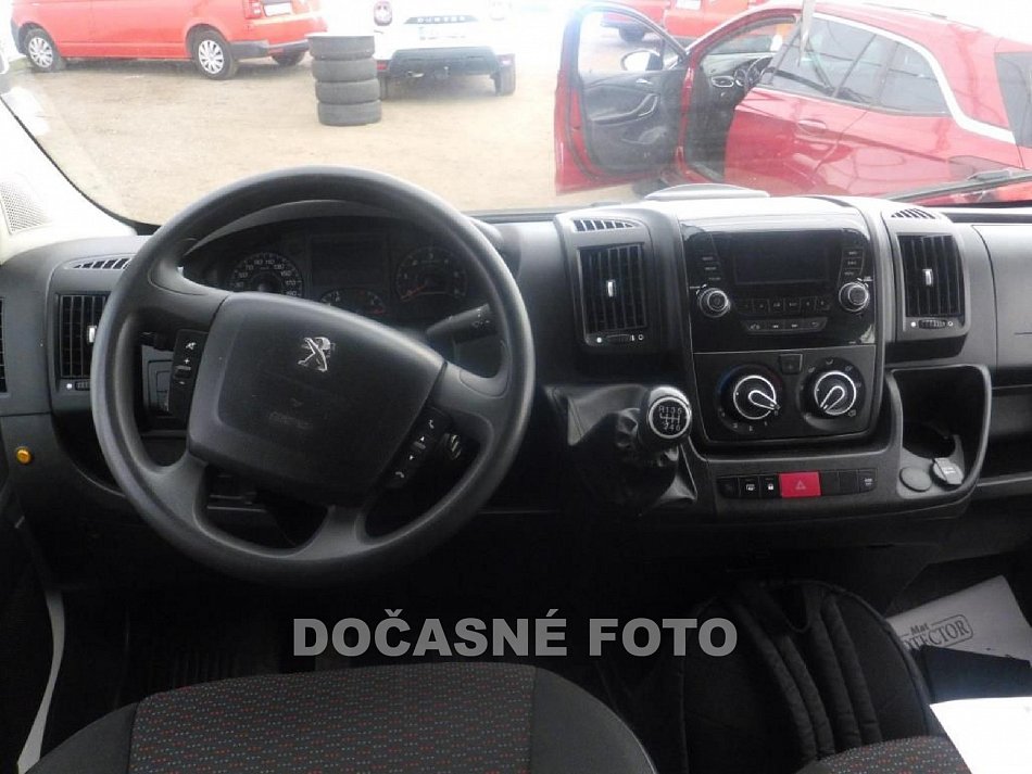 Peugeot Boxer 2.2HDi  7míst VALNÍK