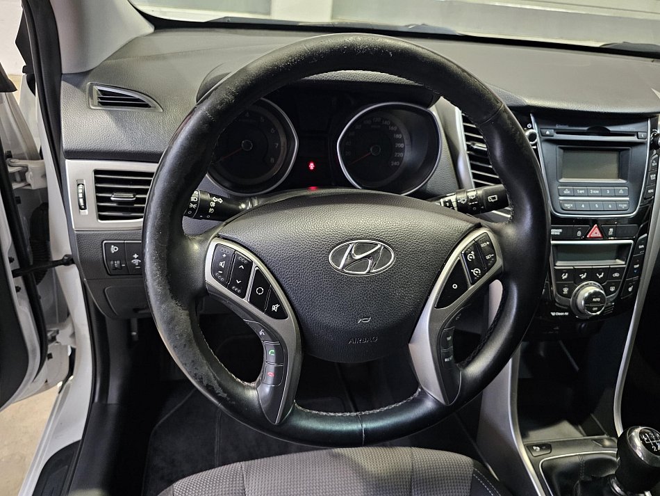 Hyundai I30 1.6i 