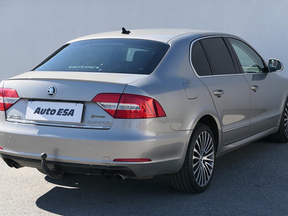 Škoda Superb II 3.6 FSi  4x4