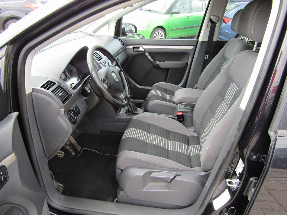 Volkswagen Touran 2.0 TDi 