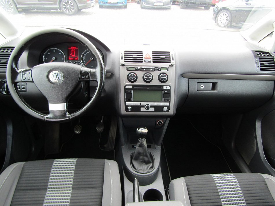 Volkswagen Touran 2.0 TDi 