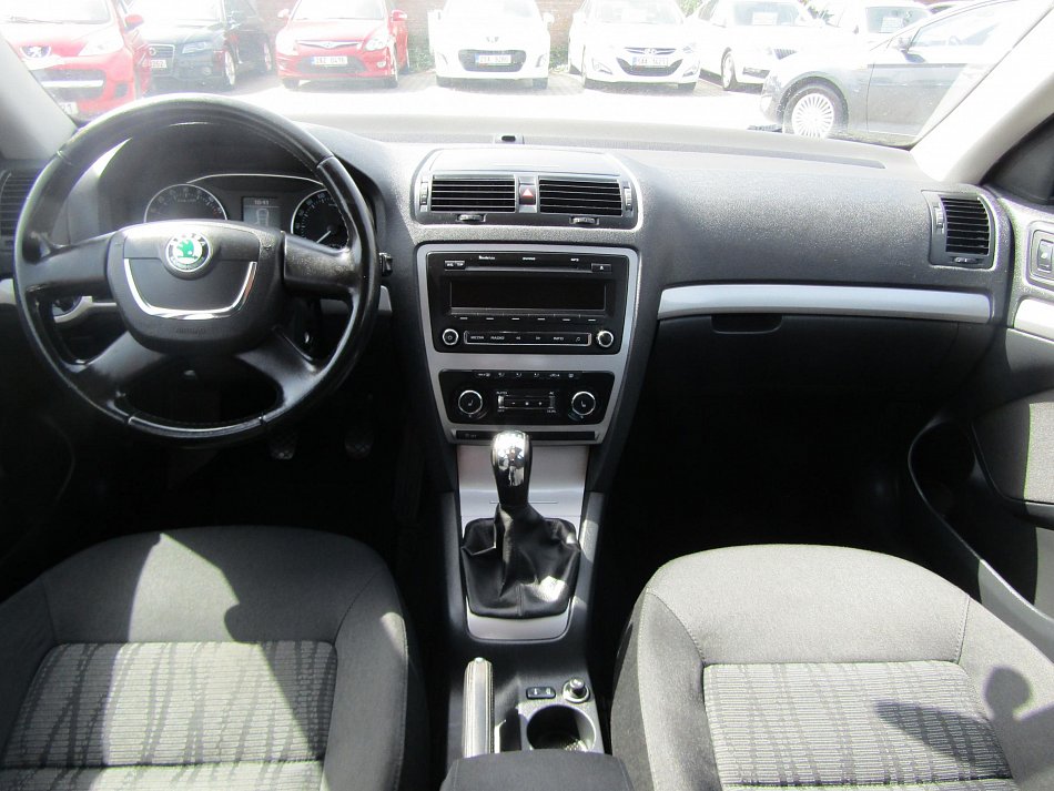 Škoda Octavia II 1.6 TDi Elegance